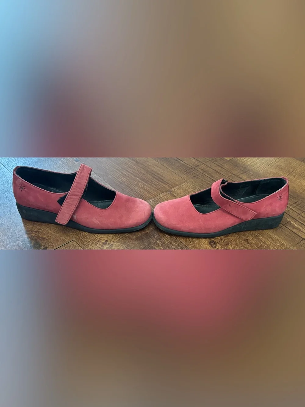 Clark’s red suede springers Mary Jane shoes for women size 6 vintage